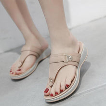 Load image into Gallery viewer, Comfortable Beach Sandals & Toe Clip Slippers