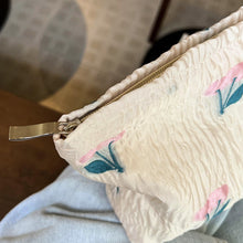 Load image into Gallery viewer, Cute Floral Makeup Bag