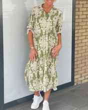 Load image into Gallery viewer, Floral print slit dress