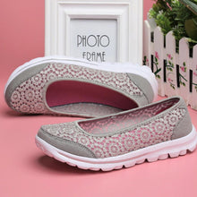 Load image into Gallery viewer, Women's Lace Screen Breathable Net Flat Shoes