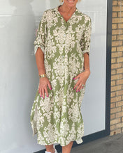 Load image into Gallery viewer, Floral print slit dress