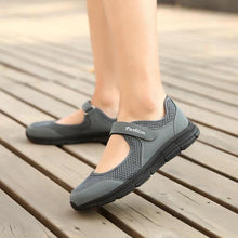 Load image into Gallery viewer, Women's Mary Jane Flat