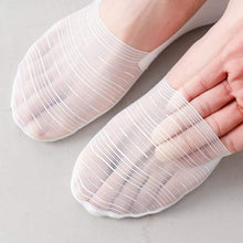 Load image into Gallery viewer, Men's Invisible Ice Silk Boat Socks