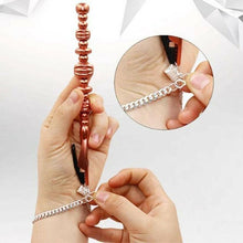 Load image into Gallery viewer, Bracelet Fastener Helper