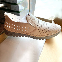 Load image into Gallery viewer, Non-slip Casual Men&#39;s Shoes
