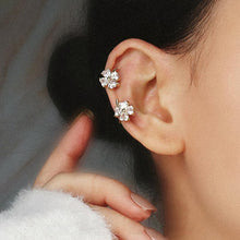 Load image into Gallery viewer, Adjustable No Piercing Ear Clip
