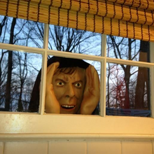 Load image into Gallery viewer, Scary Peeper Halloween Decoration
