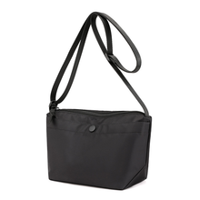 Load image into Gallery viewer, Elegant Dumpling Bag
