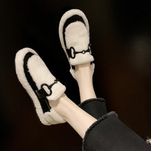 Load image into Gallery viewer, Women fluffy flats
