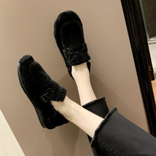 Load image into Gallery viewer, Women fluffy flats
