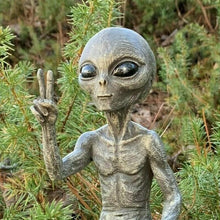 Load image into Gallery viewer, Alien Garden Statue
