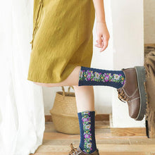 Load image into Gallery viewer, Vintage Embroidered Floral Socks (5 pairs)
