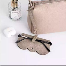 Load image into Gallery viewer, Soft Leather Sunglasses Bag
