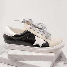 Load image into Gallery viewer, Fashion Women Round Toe Sneaker
