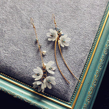 Load image into Gallery viewer, Asymmetric Flower Drop Earrings
