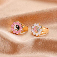 Load image into Gallery viewer, Tai Chi Flower Ring
