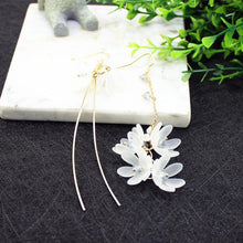 Load image into Gallery viewer, Asymmetric Flower Drop Earrings
