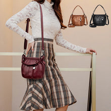 Load image into Gallery viewer, Vintage Large Capacity Outdoor Crossbody Handbag
