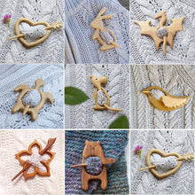 Load image into Gallery viewer, Brooch Pin with Wooden Animal Pattern

