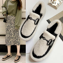 Load image into Gallery viewer, Women fluffy flats
