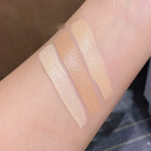 Load image into Gallery viewer, Tri-Color Concealer Palette Of Covers Acne Marks Dark Circles
