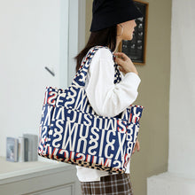 Load image into Gallery viewer, Fashion Print Handbag
