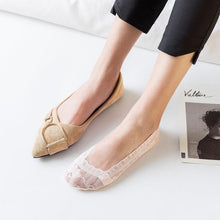 Load image into Gallery viewer, Women's Lace Low Cut Non Slip Socks
