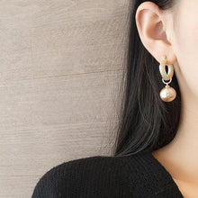 Load image into Gallery viewer, Vintage Pearl earrings
