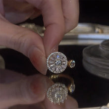 Load image into Gallery viewer, Delicate Luxurious Round Zircon Ring
