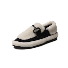 Load image into Gallery viewer, Women fluffy flats
