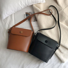Load image into Gallery viewer, Women's Leather Bucket Bag
