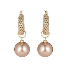 Load image into Gallery viewer, Vintage Pearl earrings
