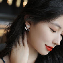 Load image into Gallery viewer, Butterfly Earrings With Pearls And Diamonds
