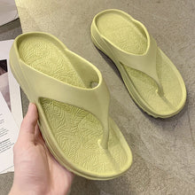 Load image into Gallery viewer, Soft Bottom Thickened Simple Beach Sandals
