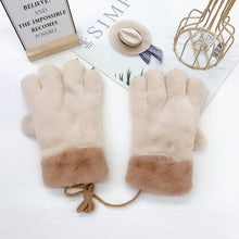 Load image into Gallery viewer, Plush bear claw gloves
