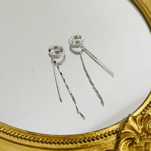 Load image into Gallery viewer, Cube Molecular Tassel Long Ear Clip

