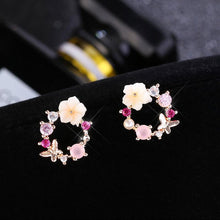 Load image into Gallery viewer, Flower pearl earrings
