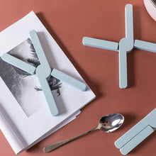Load image into Gallery viewer, Collapsible Cross Design Silicone Trivets Hot Pad Pot Holder
