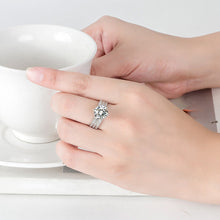 Load image into Gallery viewer, Classic Twisted Full Diamond Six Claw Ring
