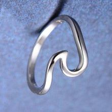 Load image into Gallery viewer, Simple Wave Ring
