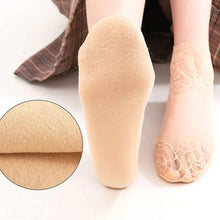 Load image into Gallery viewer, Ladies Fashion Lace Socks
