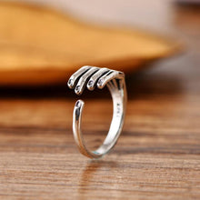Load image into Gallery viewer, Vintage Simple Hand Ring
