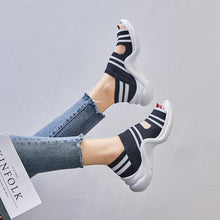 Load image into Gallery viewer, WOMEN BREATHABLE COMFY SANDAL SHOES
