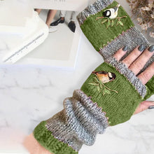 Load image into Gallery viewer, Warm Patchwork Embroidered Gloves
