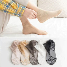 Load image into Gallery viewer, Ladies Fashion Lace Socks
