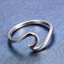 Load image into Gallery viewer, Simple Wave Ring
