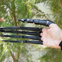 Load image into Gallery viewer, Halloween Props Articulated Fingers
