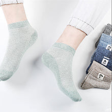 Load image into Gallery viewer, Breathable Antibacterial Deodorant Socks for Men
