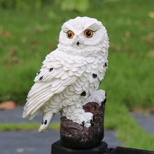 Load image into Gallery viewer, Eagle Figure Garden Solar Post
