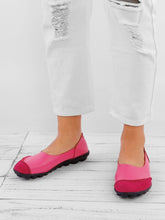 Load image into Gallery viewer, Women Large Size Split Leather Panel Flats

